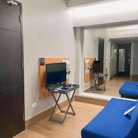 Selah Pods Hotel Manila Pasay Bagian luar foto