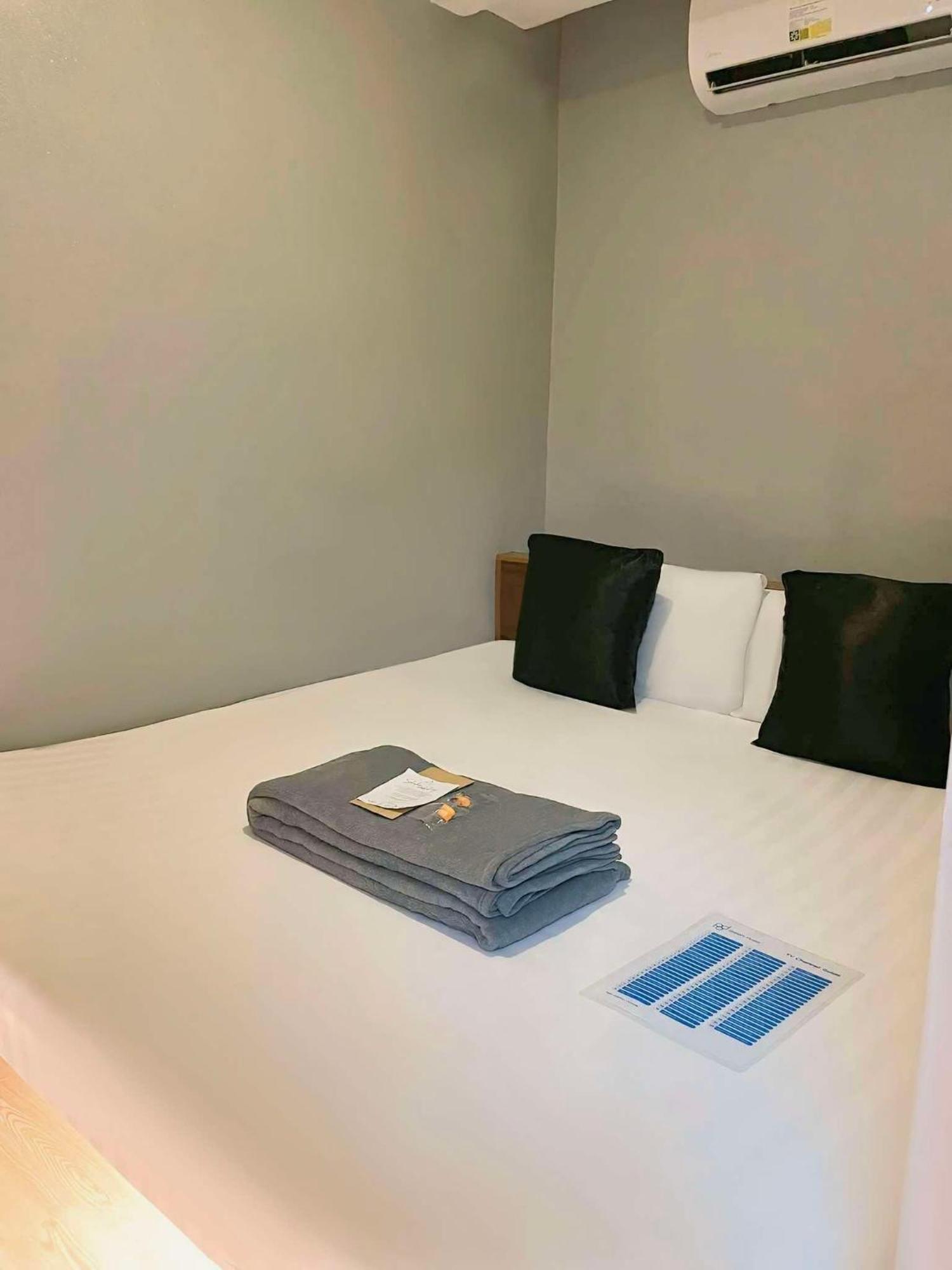 Selah Pods Hotel Manila Pasay Bagian luar foto