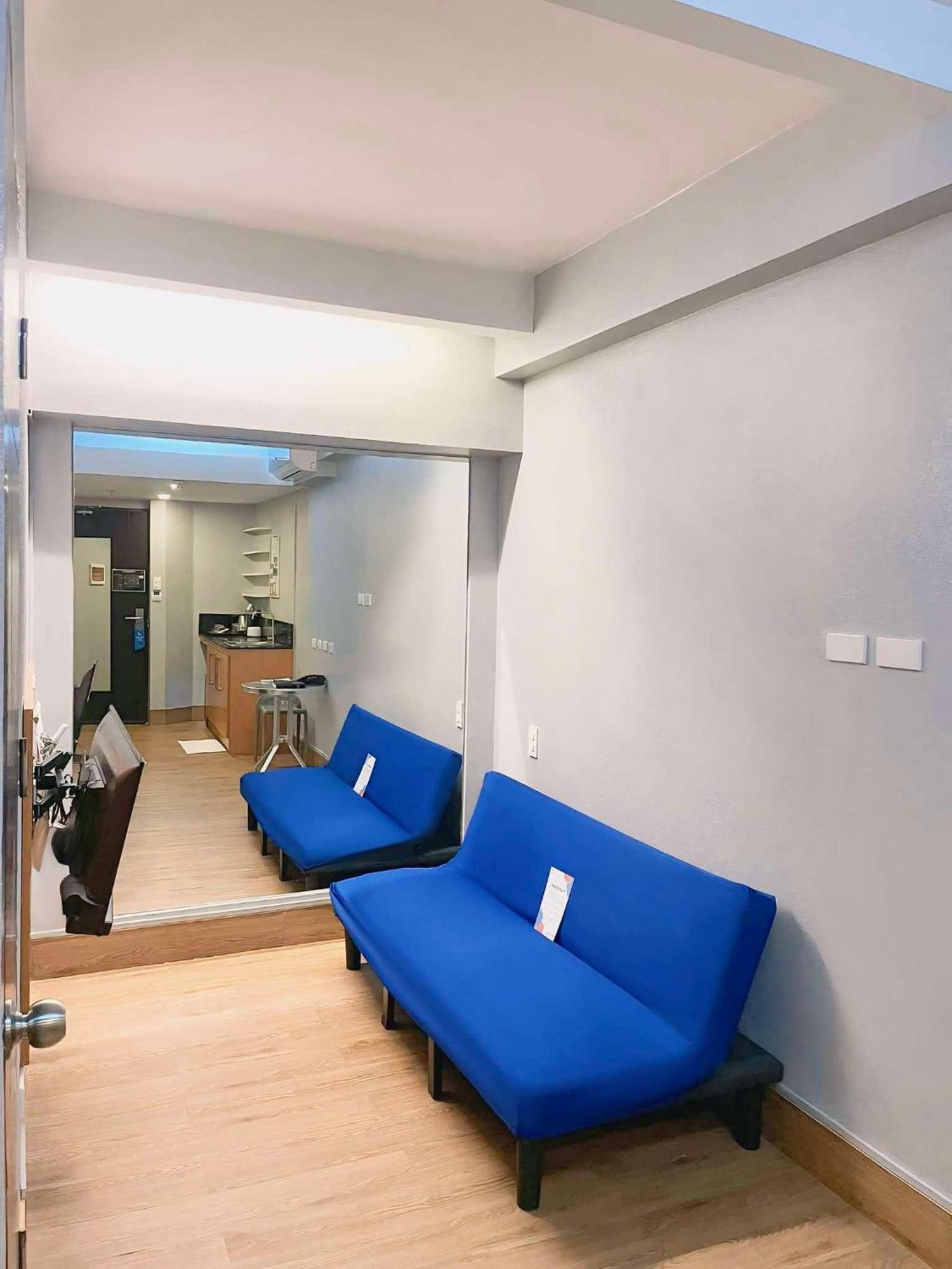 Selah Pods Hotel Manila Pasay Bagian luar foto