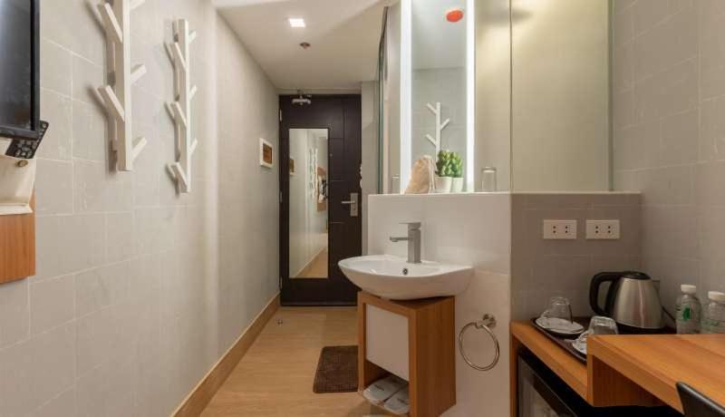 Selah Pods Hotel Manila Pasay Bagian luar foto