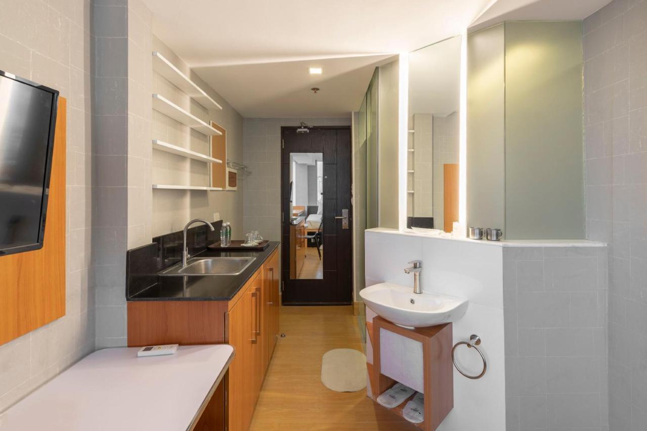 Selah Pods Hotel Manila Pasay Bagian luar foto