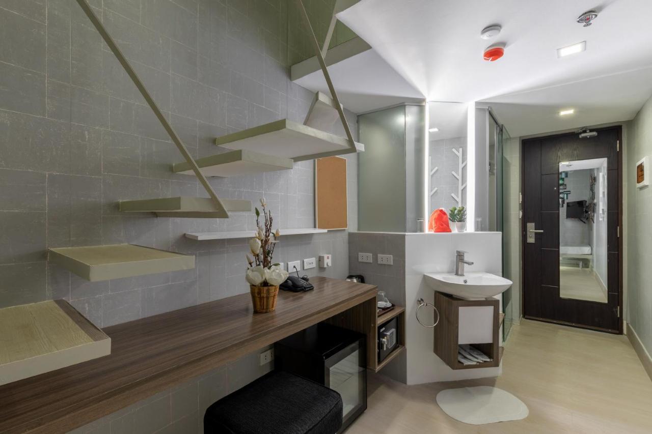 Selah Pods Hotel Manila Pasay Bagian luar foto