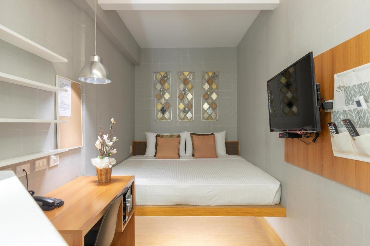 Selah Pods Hotel Manila Pasay Bagian luar foto